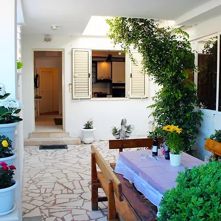 Marinero With Free Parking Appartement